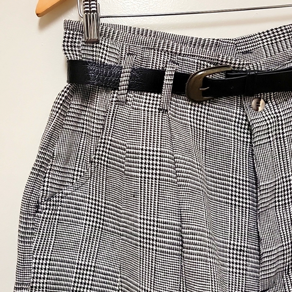 Vintage | Bill Blass | Plaid High Rise Belted Bermuda Shorts - Picture 3 of 15